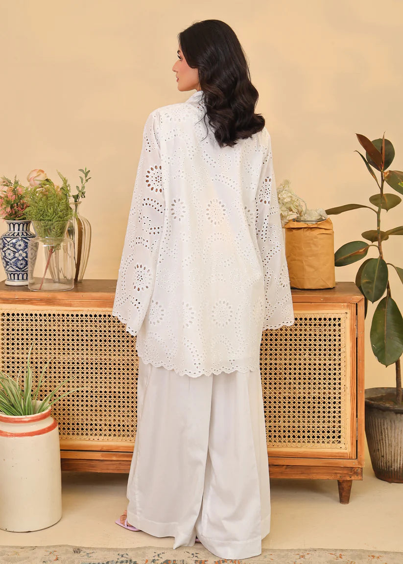 Pristine White Eyelet Set