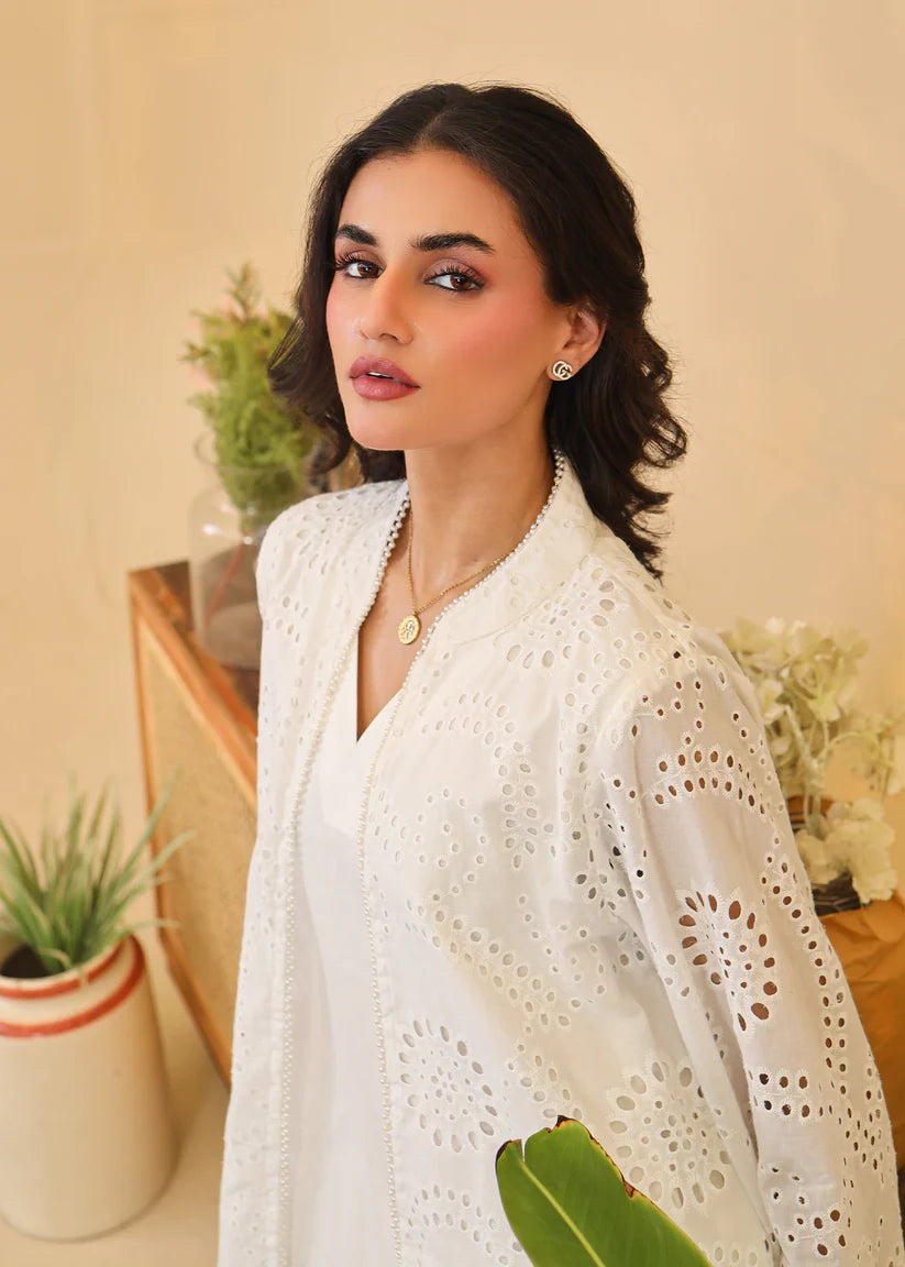 Pristine White Eyelet Set