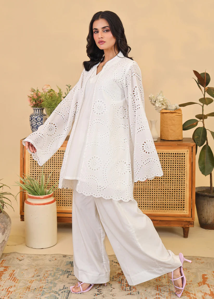 Pristine White Eyelet Set